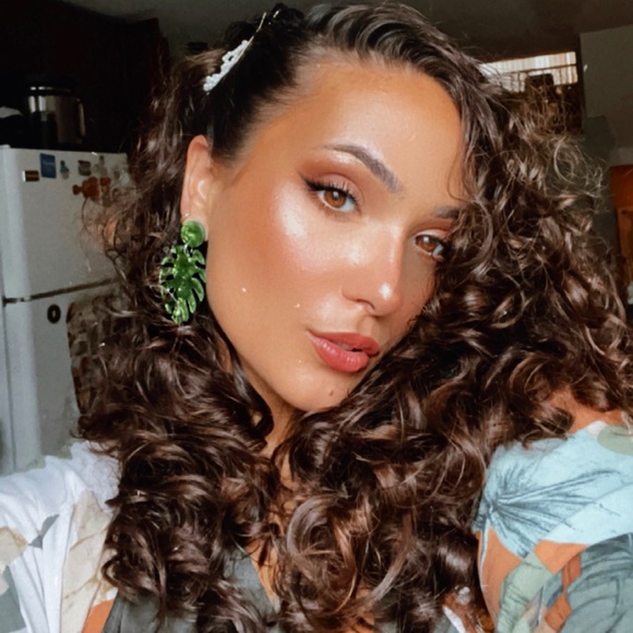 Meet your Posher, Priscilla - Picture 1 of 1